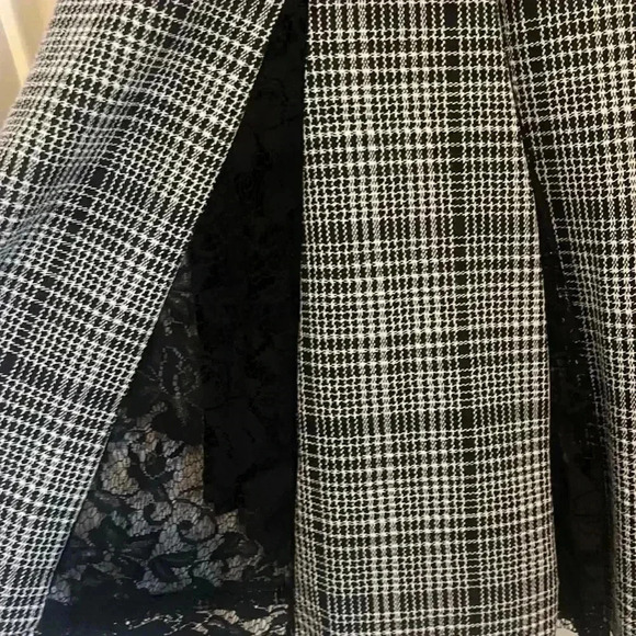 Plaid Dress With Lace - Picture 4 of 8